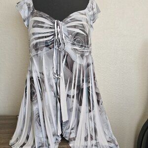 Cute Womens Short Sleeve "Shark Bite" Black, Grey & White Floral Top, Size 3XL